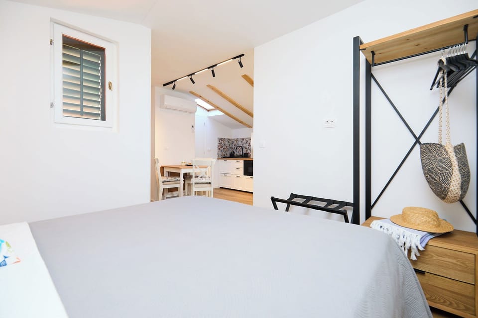 Queen size bed