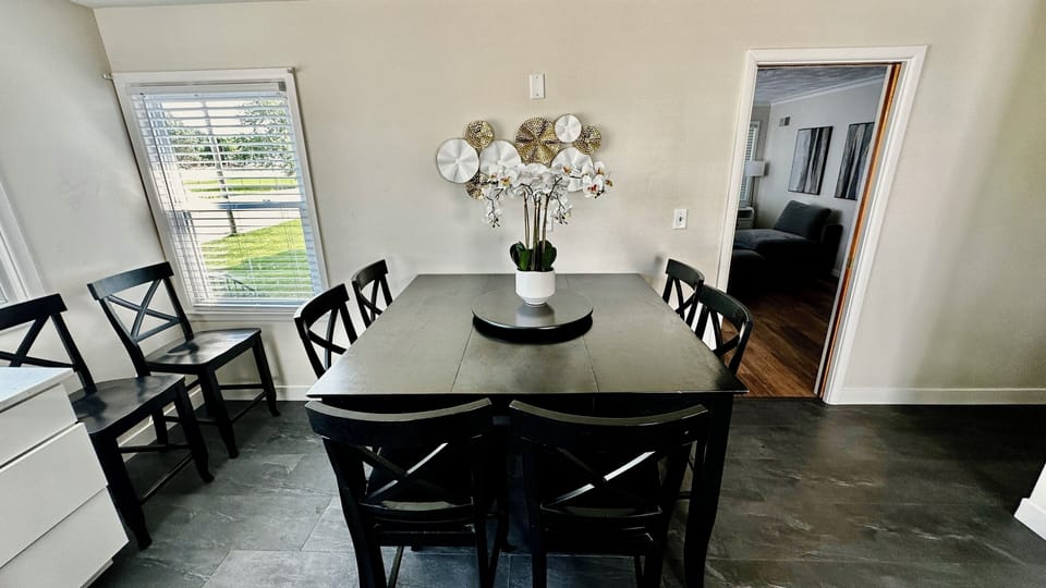 8 seats kitchen table