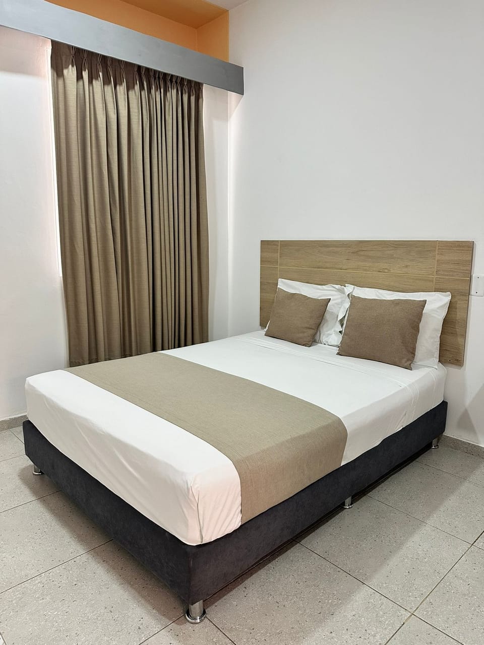 Basic Single Room, 1 Double Bed, Private Bathroom | Desk, laptop workspace, WiFi (free)
