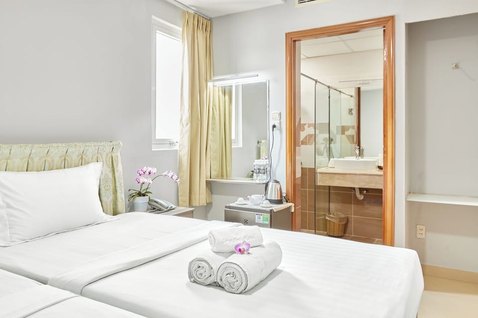 Deluxe Double or Twin Room | Desk, laptop workspace, free WiFi