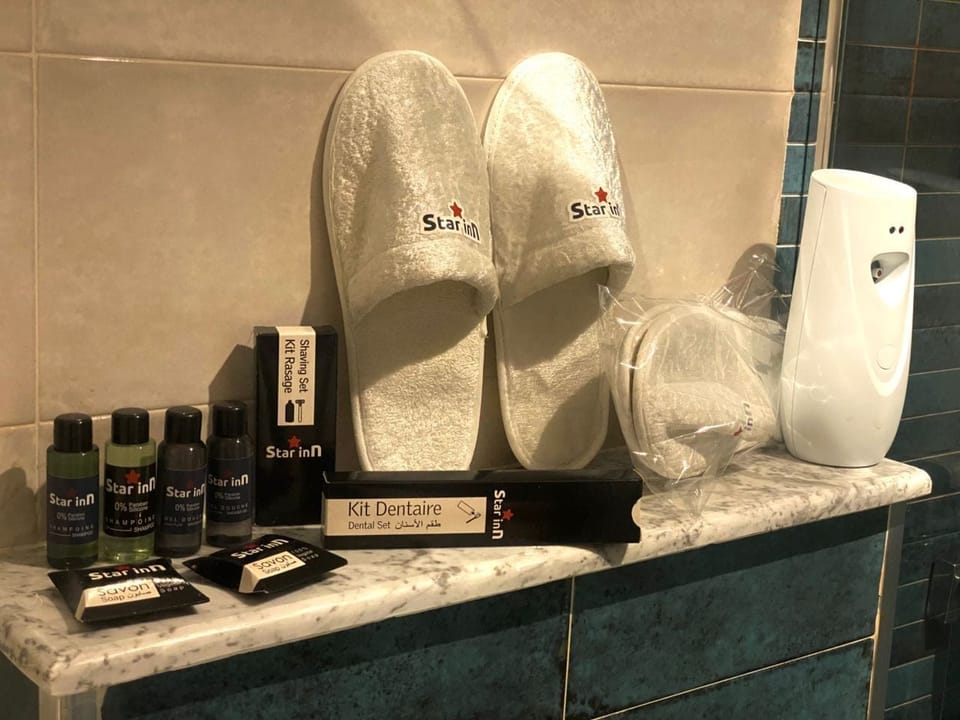 Standard Single Room | Bathroom | Shower, towels, soap, shampoo