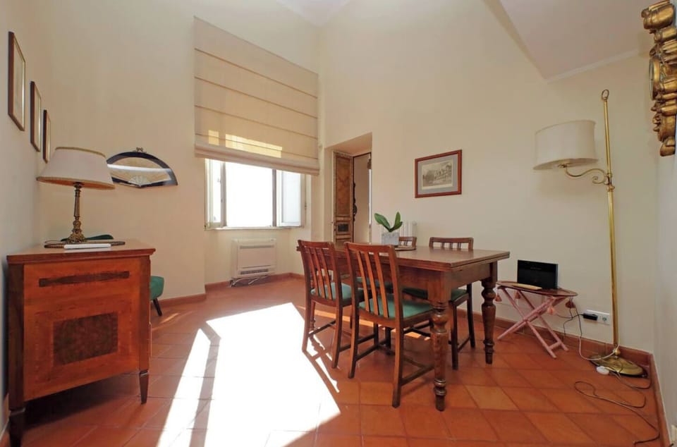 Apartment | Living area | Smart TV, fireplace