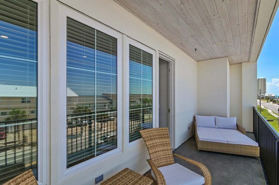 3rd Floor Private Balcony with Gulf Views