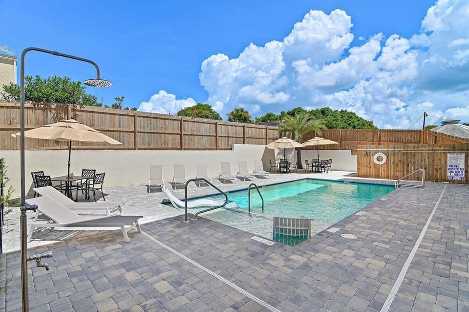 Community Pool With Outdoor Seating (Measurements 28'x15')