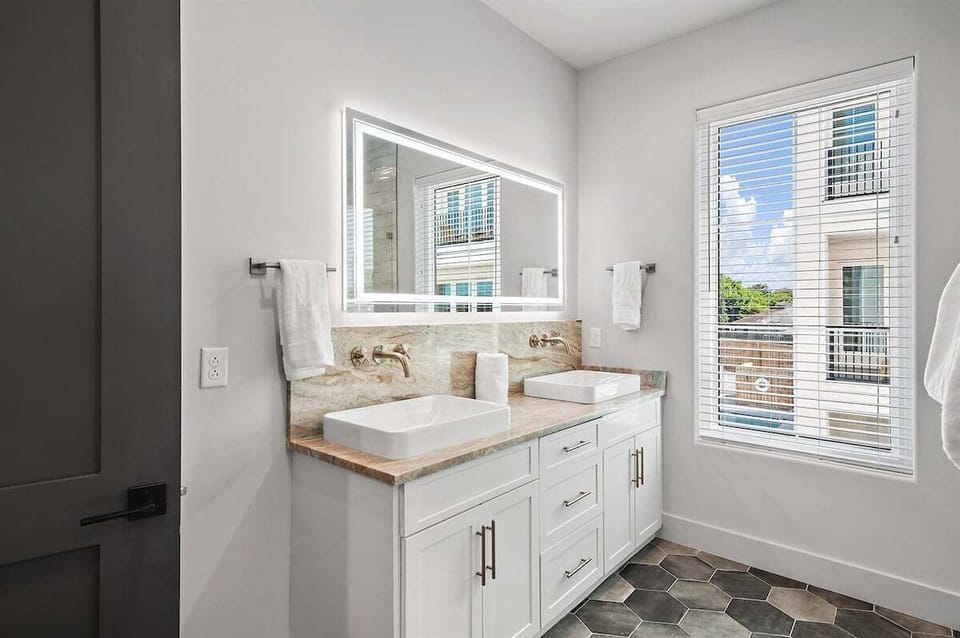 En-Suite Bathroom
