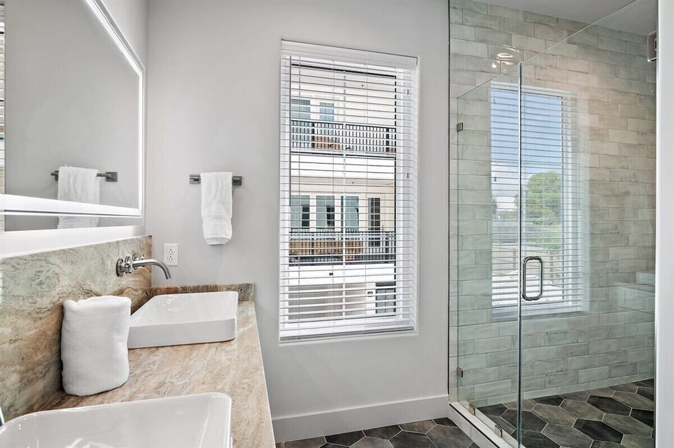 En-Suite Bathroom