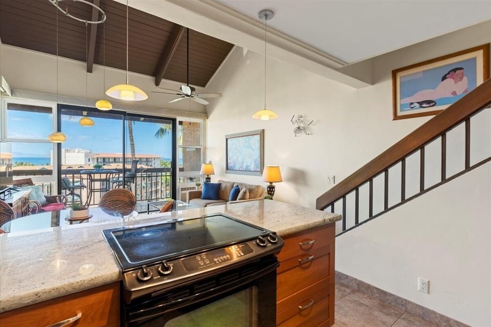 Condo, 2 Bedrooms | Private kitchen | Fridge, oven, stovetop, coffee/tea maker