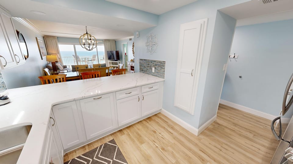 Condo, 2 Bedrooms | Dining