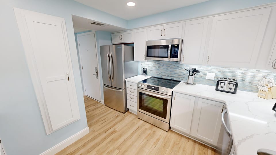 Condo, 2 Bedrooms | Private kitchen | Coffee/tea maker, fridge, oven, toaster
