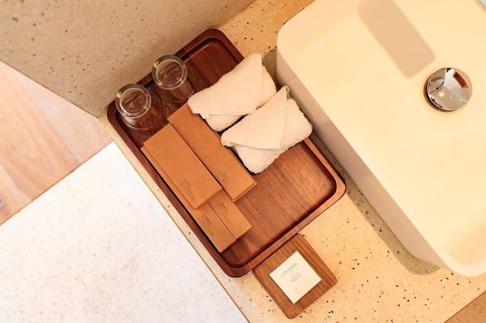 Standard Double Room | Bathroom | Hair dryer, bathrobes, slippers, towels