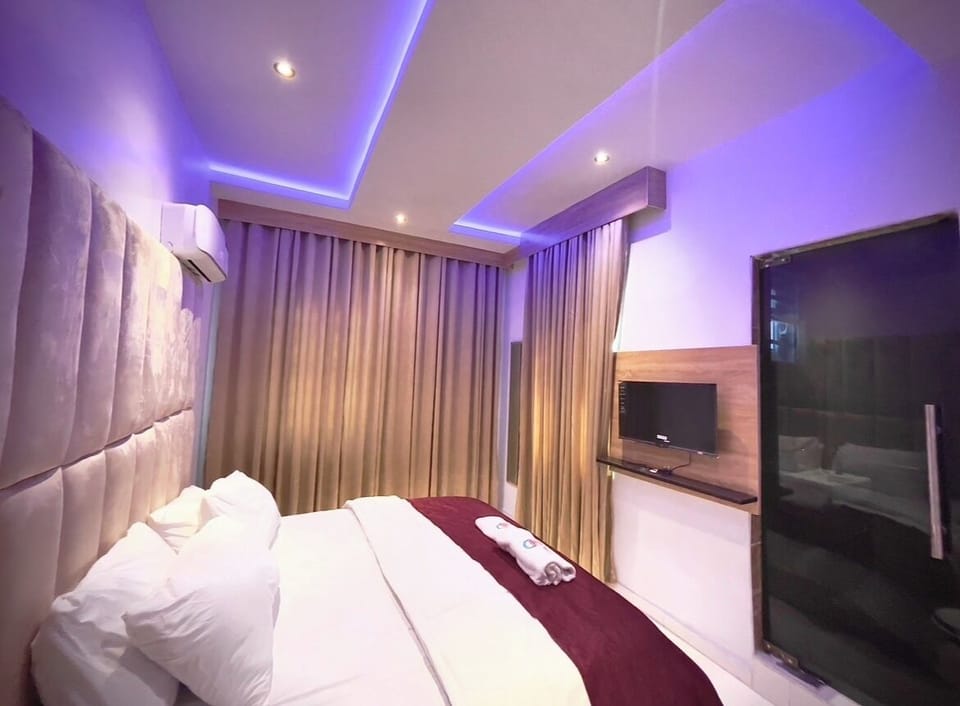 Deluxe Room | Laptop workspace, free WiFi