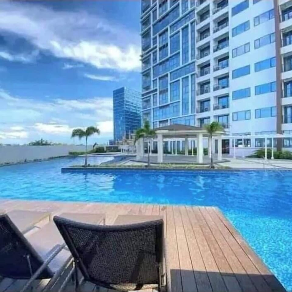 3 outdoor pools