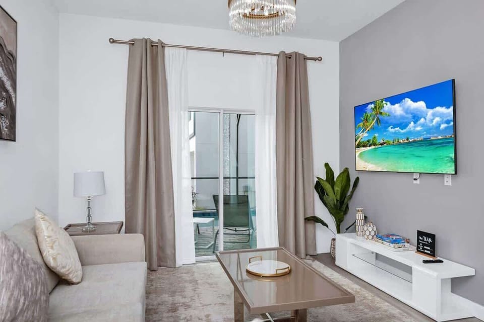 Bright vibes and cozy corners in the living room!