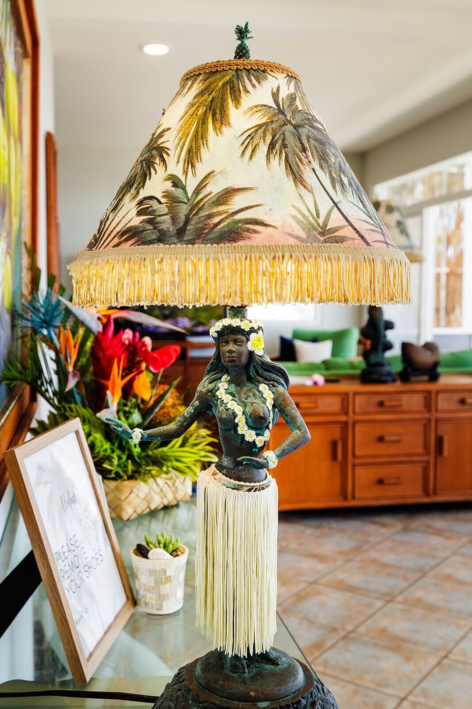 This lamp dances! Come check it out