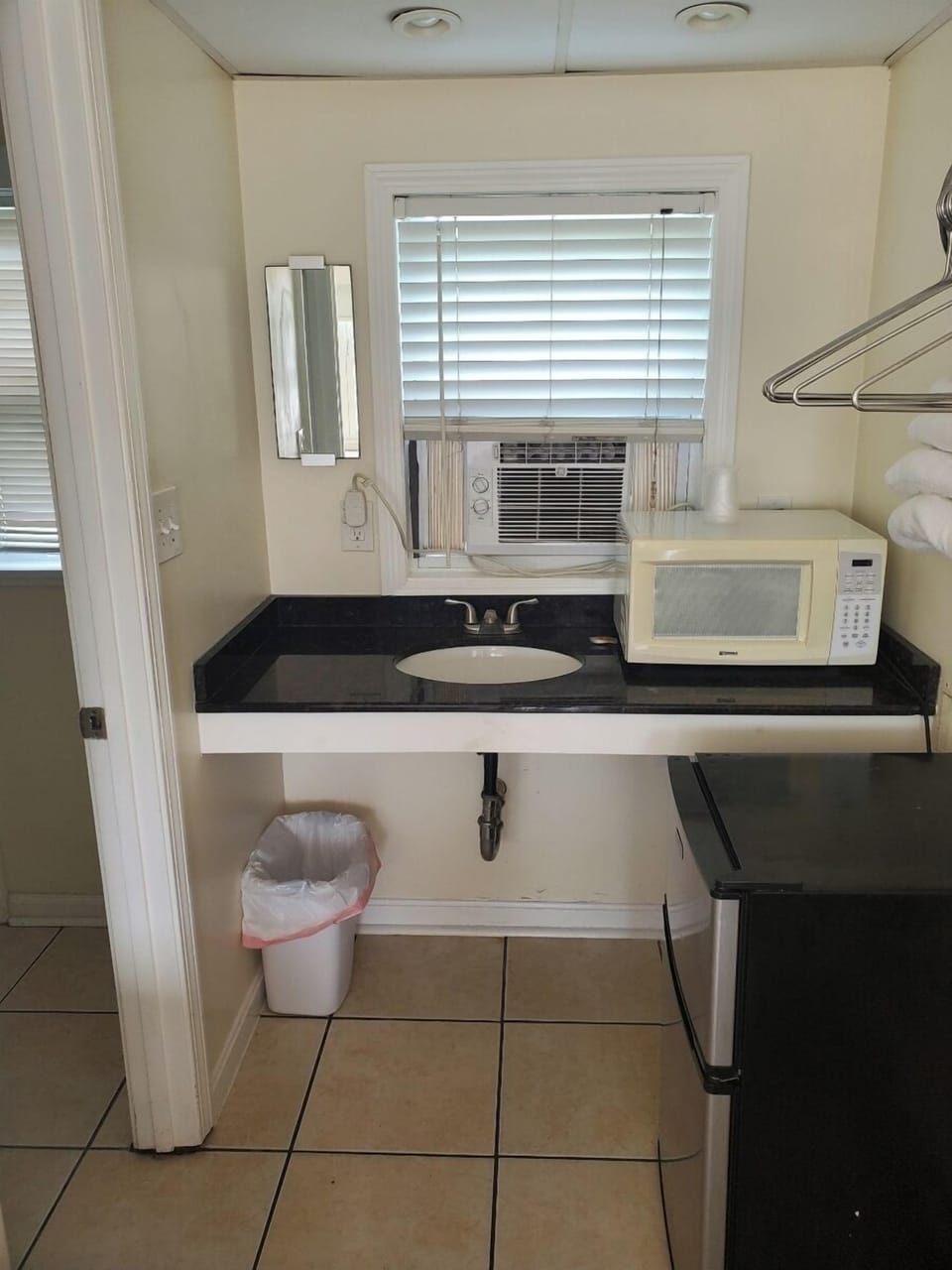 Standard Double Room, Bay View | Iron/ironing board (on request), WiFi (free), bed sheets