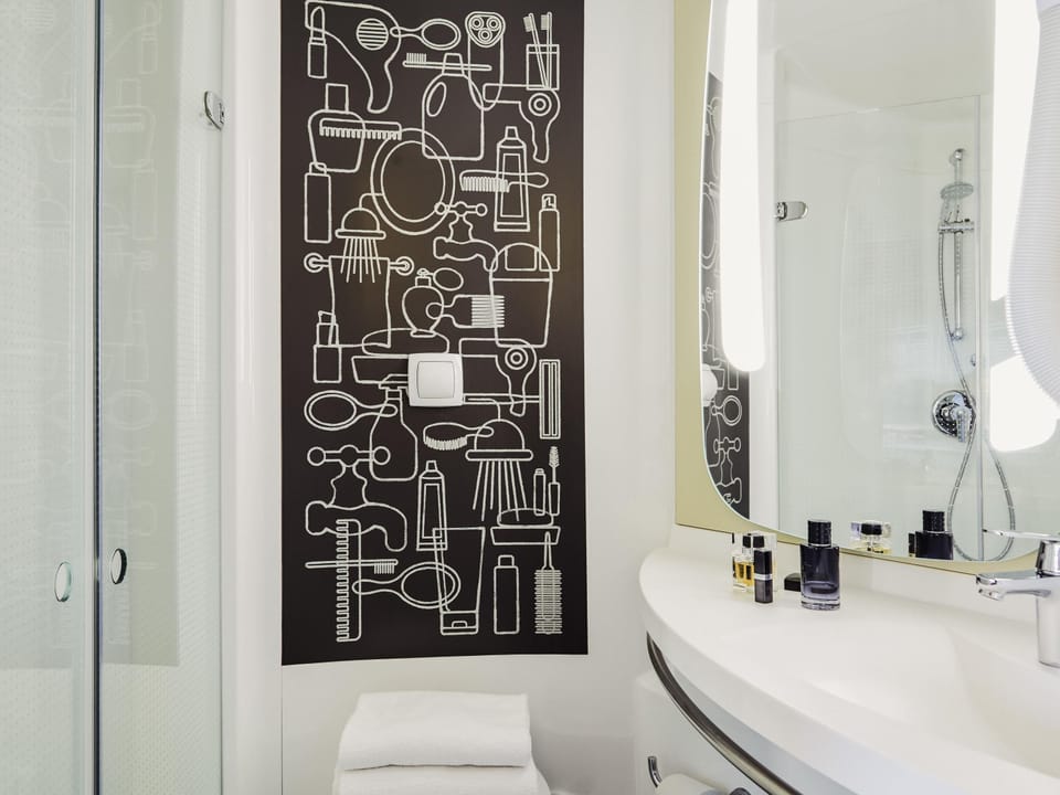 Premium bedding, pillowtop beds, desk, blackout drapes