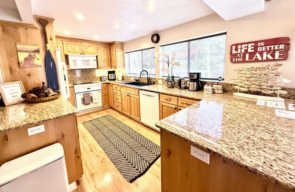 Full Kitchen