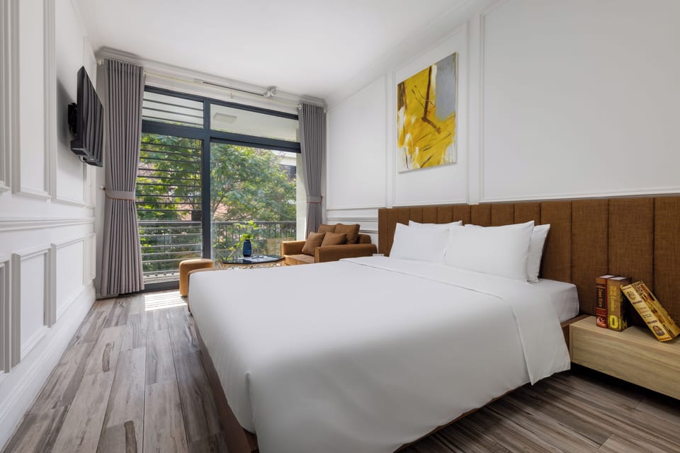 Deluxe Double Room, City View | In-room safe, soundproofing, iron/ironing board, free WiFi