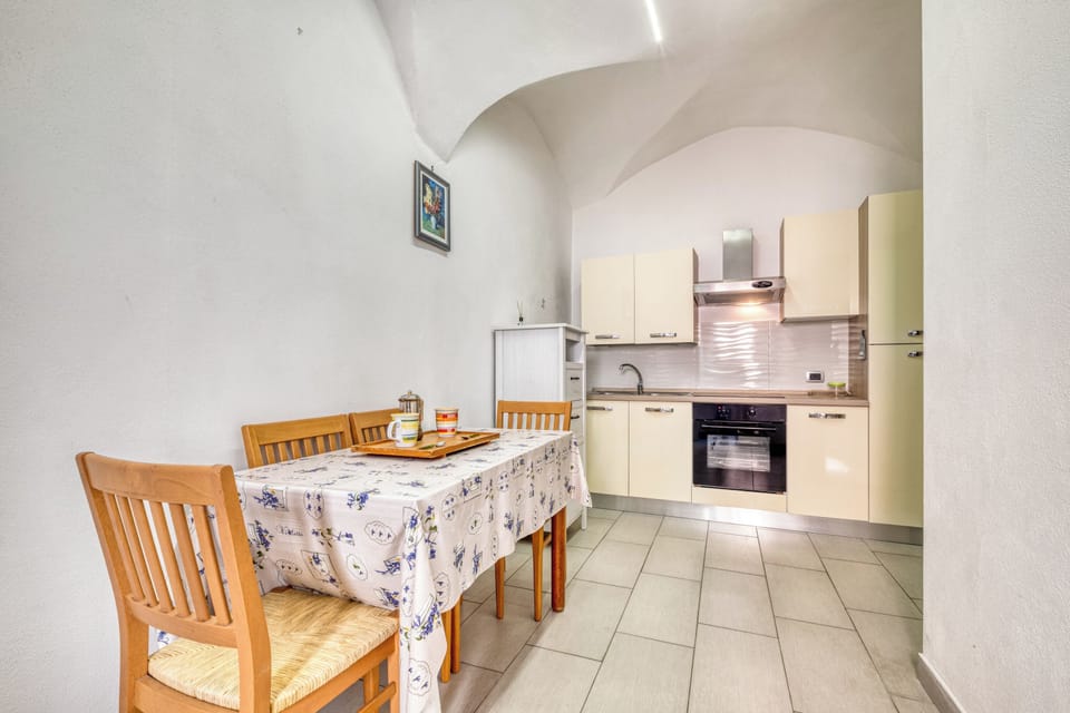 Family Apartment, 2 Bedrooms, 2 Bathrooms, Sea Facing (Sea Stone - 100m From The Sea) | Dining