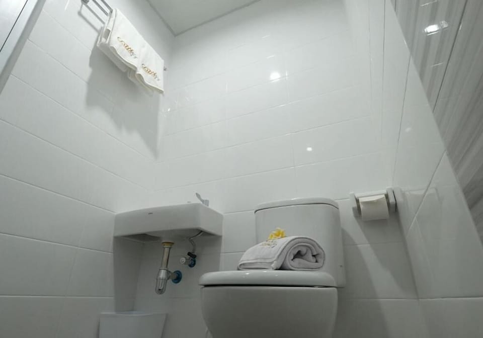 Standard Double or Twin Room | Bathroom | Shower, towels
