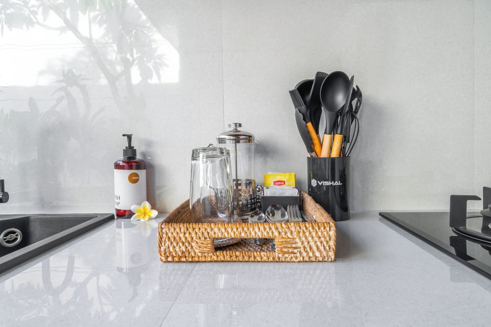 Villa, 1 Bedroom, Non Smoking, Pool View | Private kitchen | Mini-fridge, microwave, stovetop, toaster