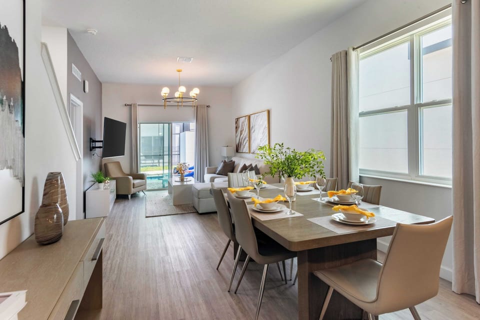 House (5 Bedrooms) | Interior