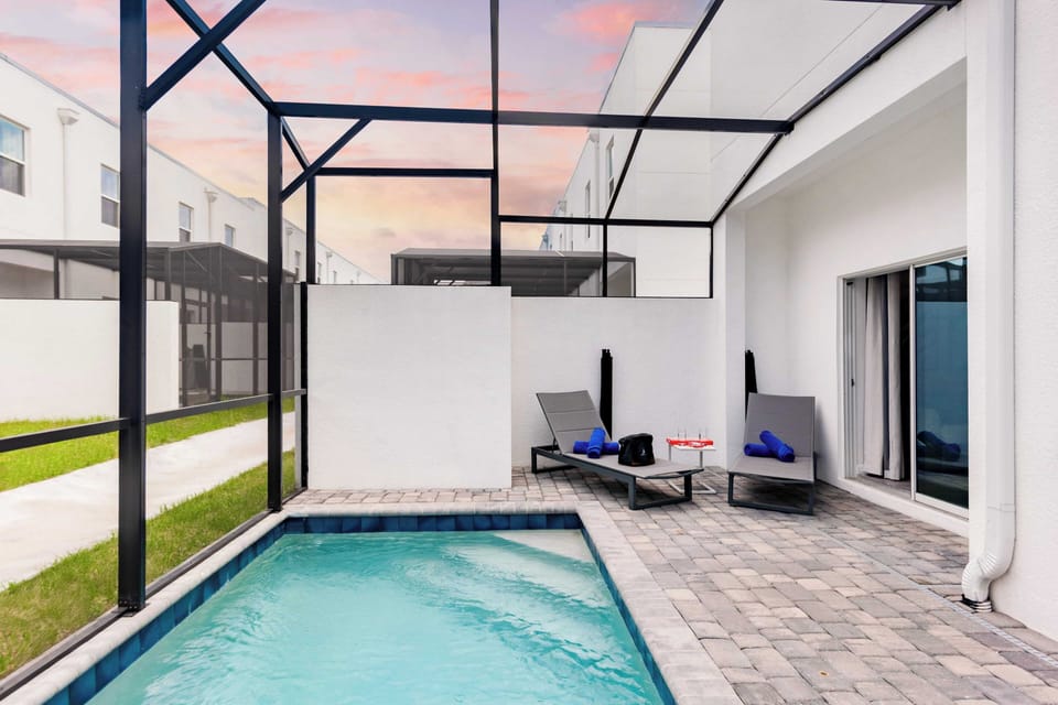 House (5 Bedrooms) | Front of property