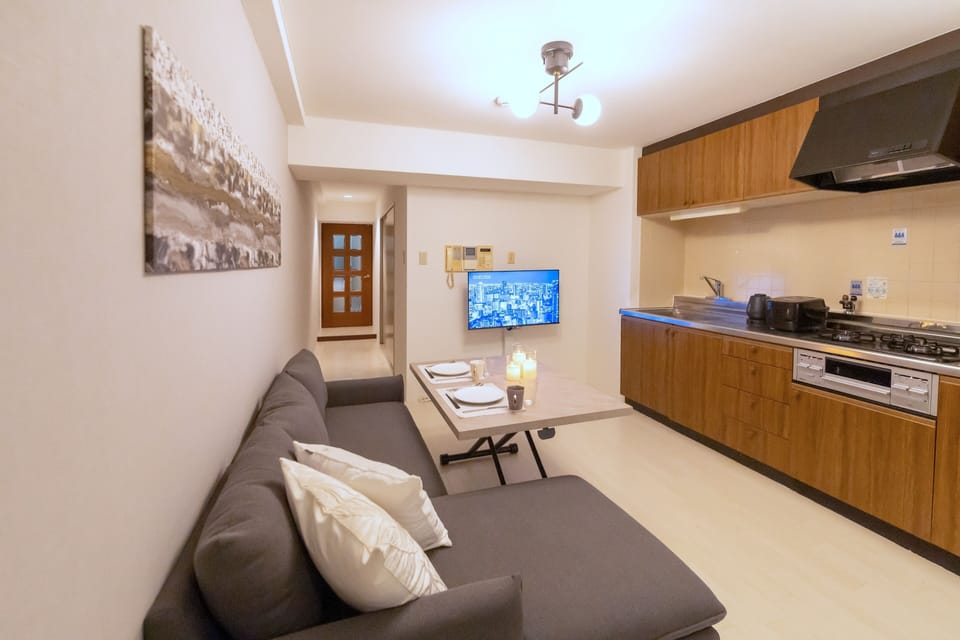 Deluxe Apartment | Individually decorated, individually furnished, desk, laptop workspace