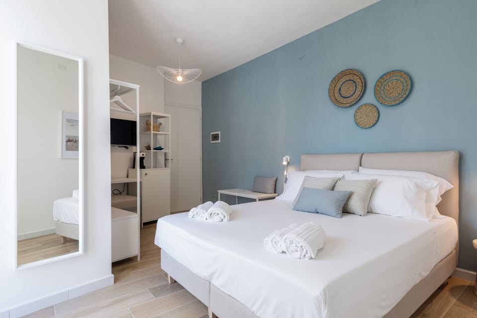 In-room safe, desk, laptop workspace, blackout drapes