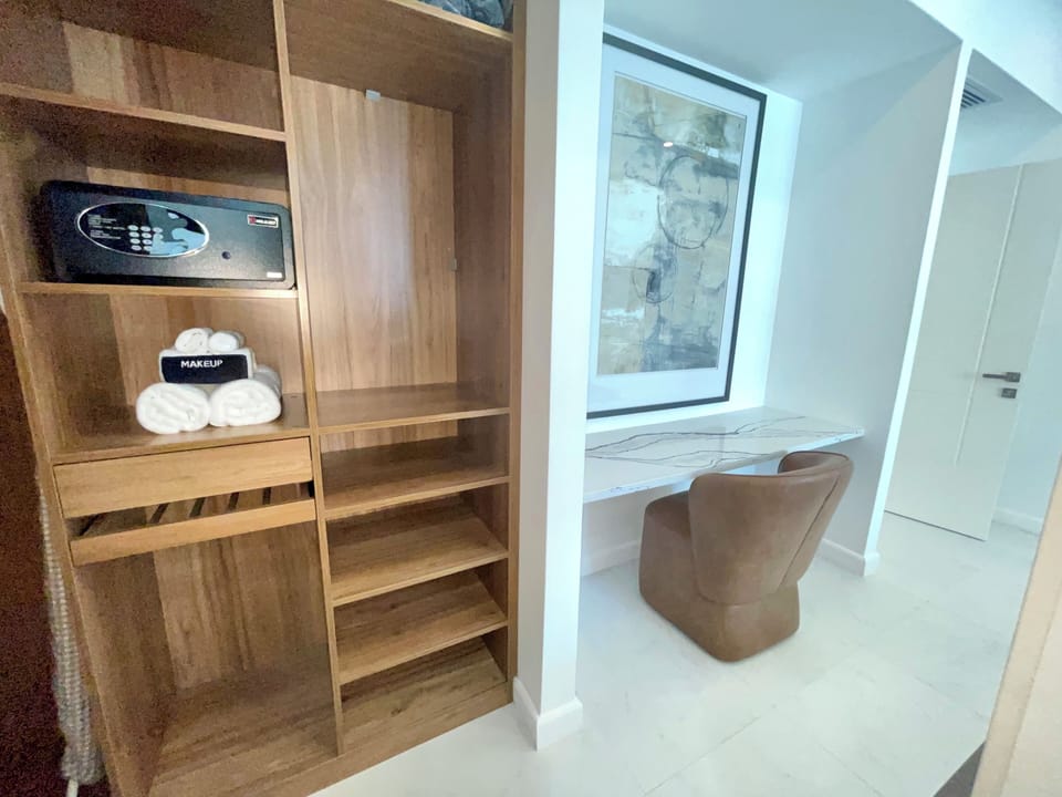 Penthouse Bedroom 3 Closet