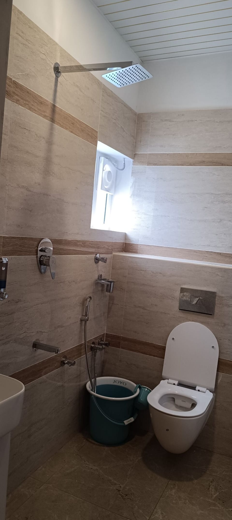 Family Room | Bathroom