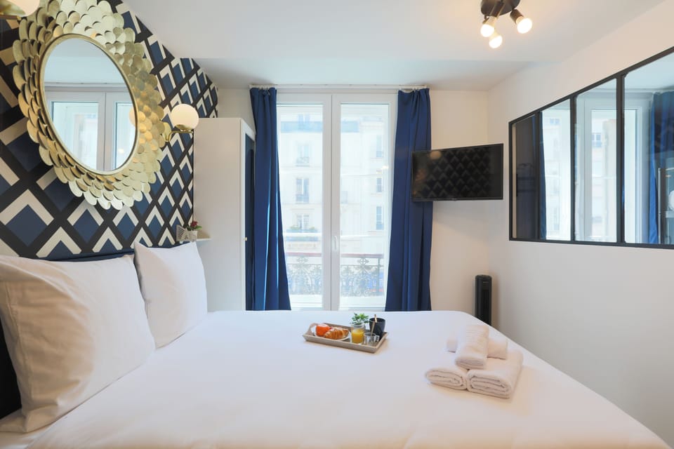 Apartment | In-room safe, iron/ironing board, free WiFi