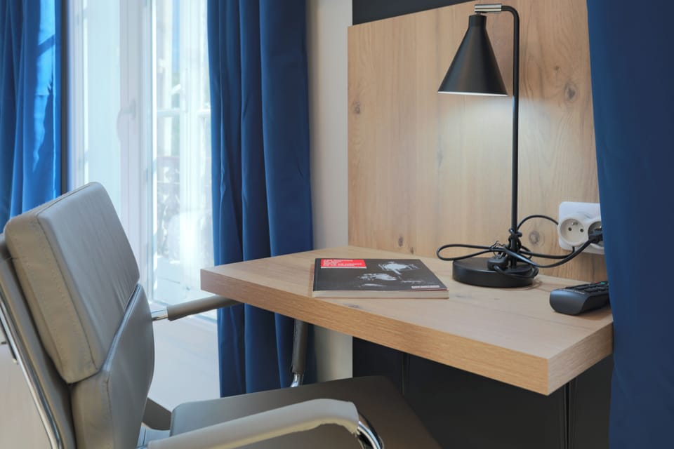 Apartment | In-room safe, iron/ironing board, free WiFi
