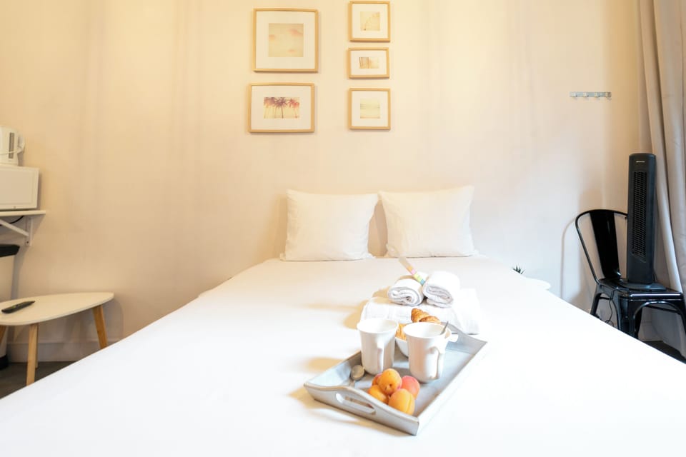 Apartment | In-room safe, iron/ironing board, free WiFi