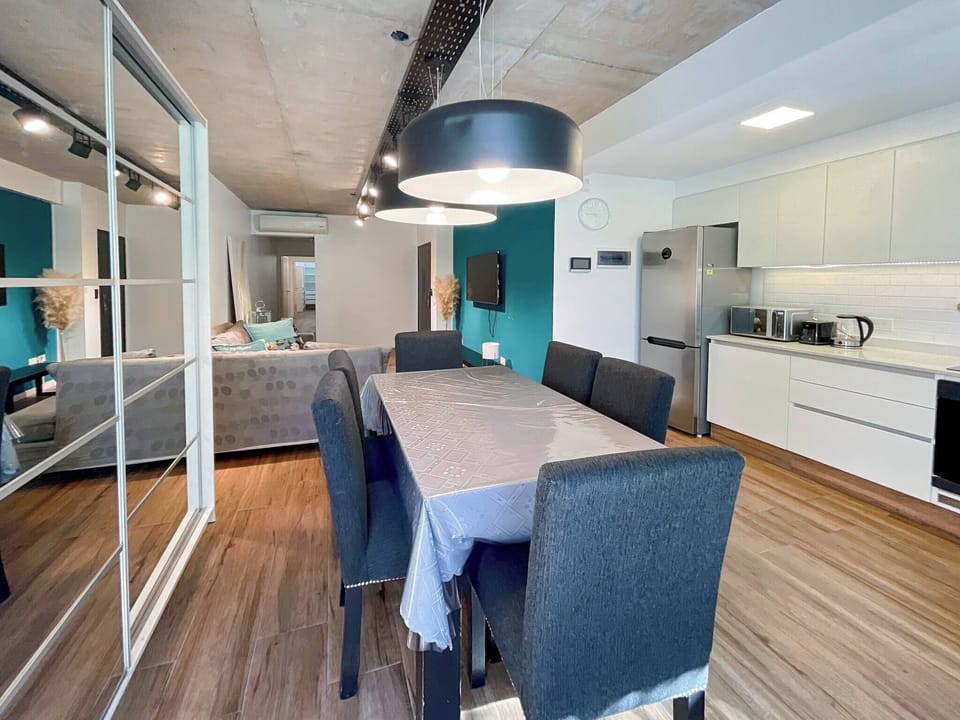 Apartment, 2 Bedrooms, Accessible, Smoking | Interior
