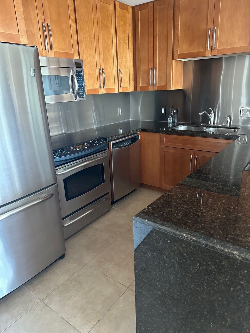Full kitchen