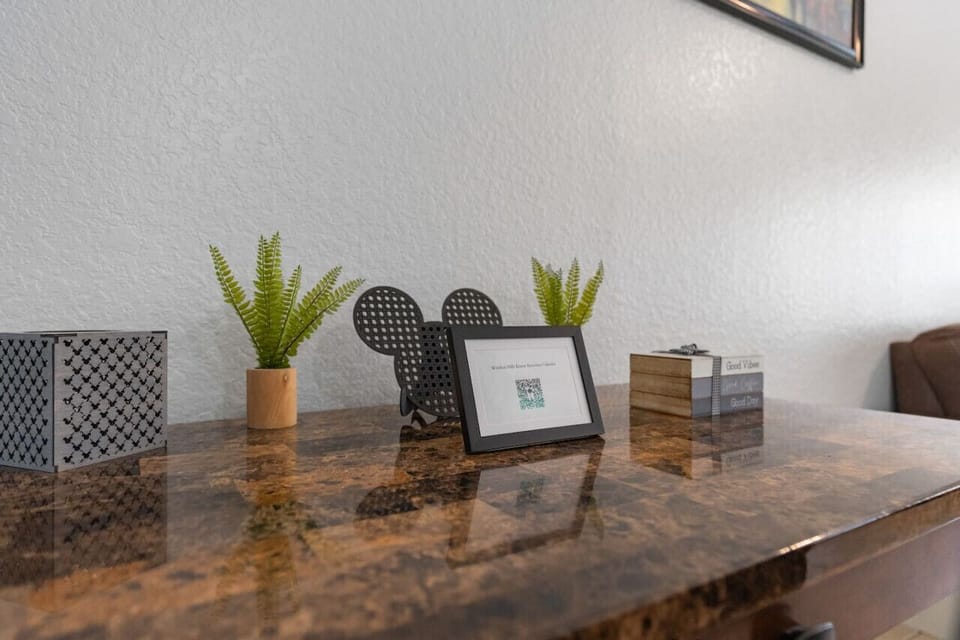 Work comfortably with natural light.