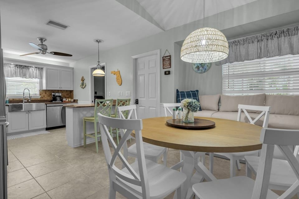 Eat In Kitchen