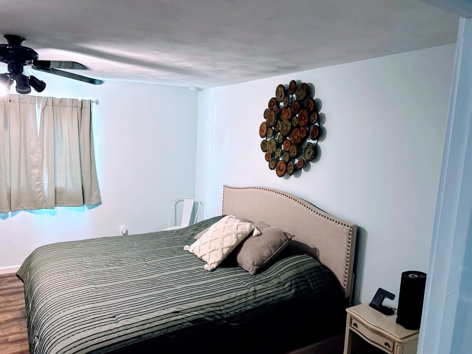 King Size Bedroom also has daybed with trundle(not pictured)