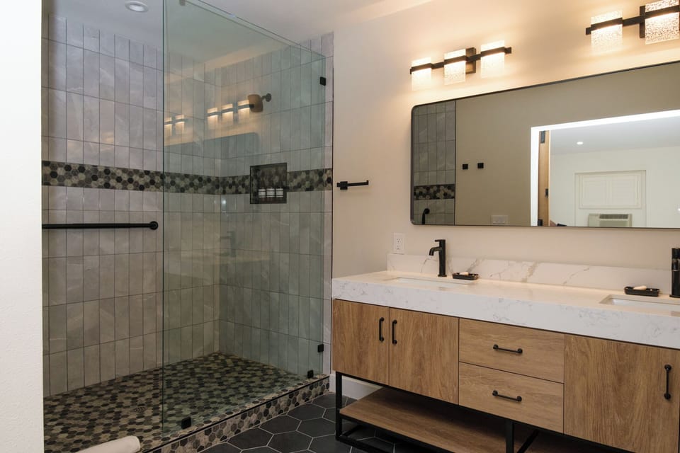 Double Queen | Bathroom | Hair dryer, towels, soap, shampoo