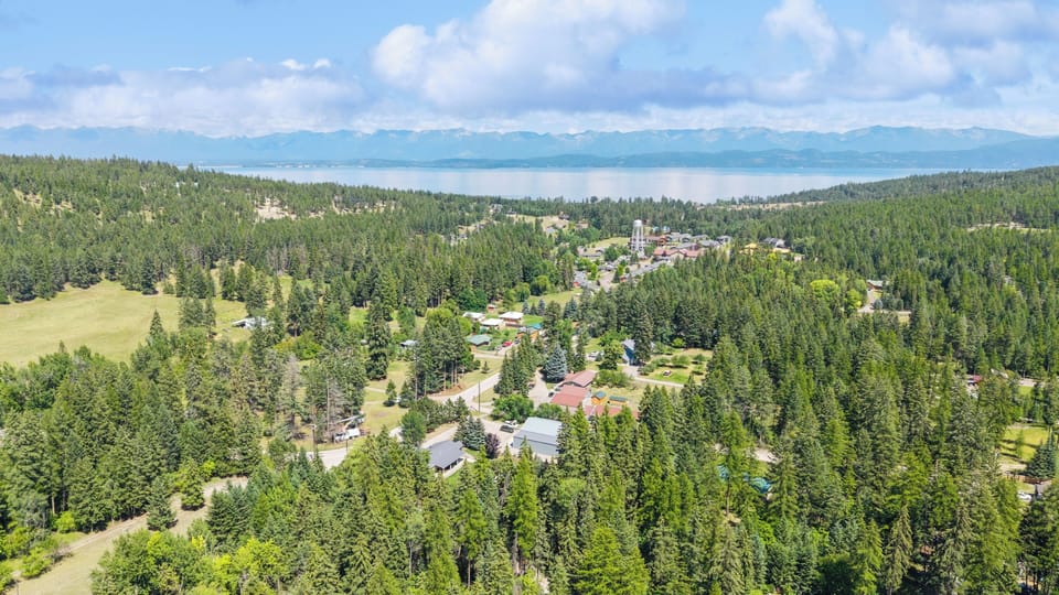 Willow Haven is located just 1.6 miles from Flathead Lake.