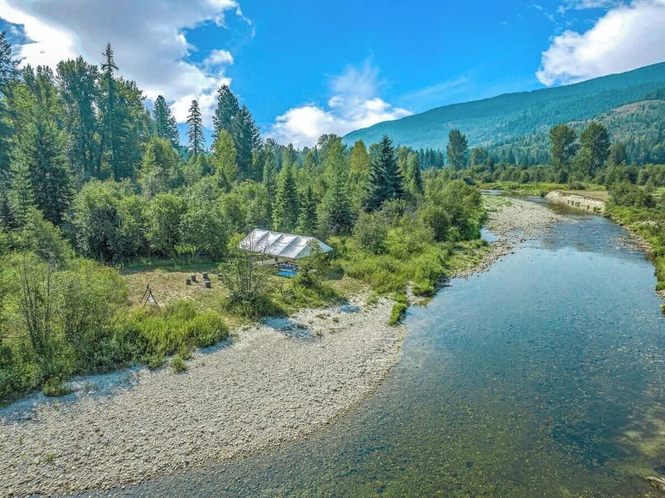 6 acres of privacy and peace and quiet in Northern Idaho!
