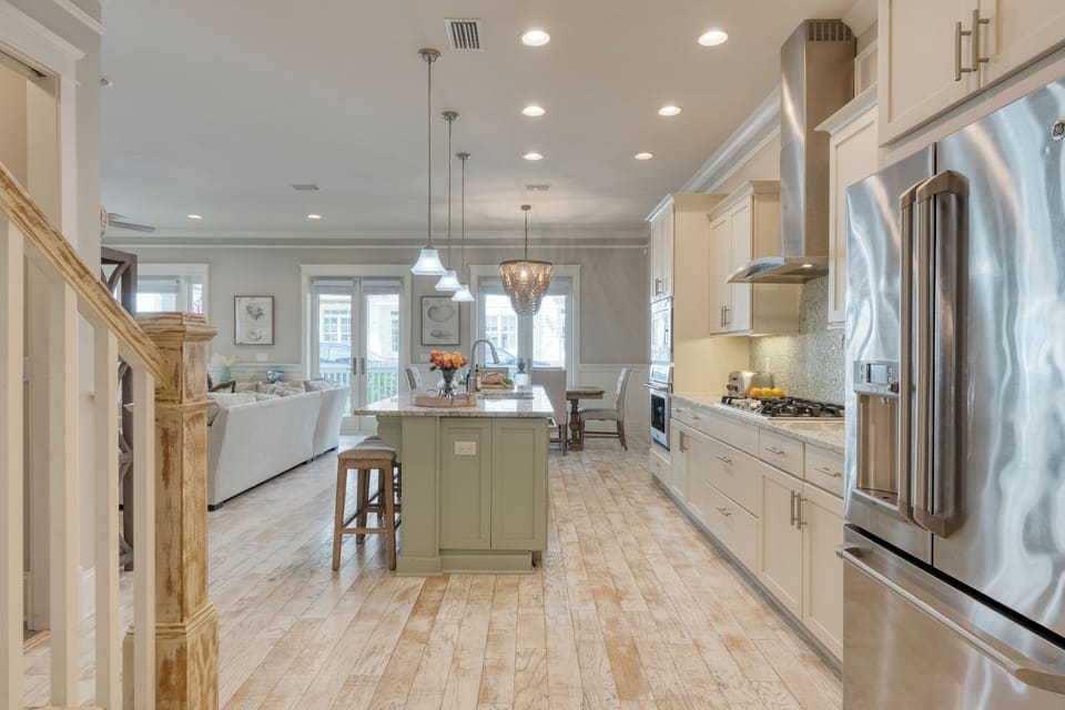 Open layout makes it easy for your group to connect.