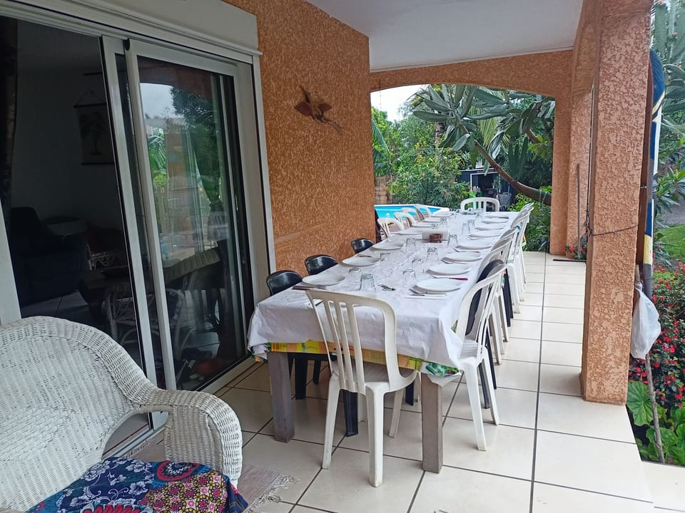 Outdoor dining