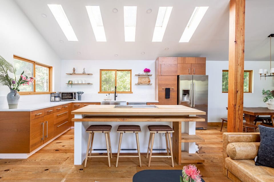Large island, plenty of room for meal preparation