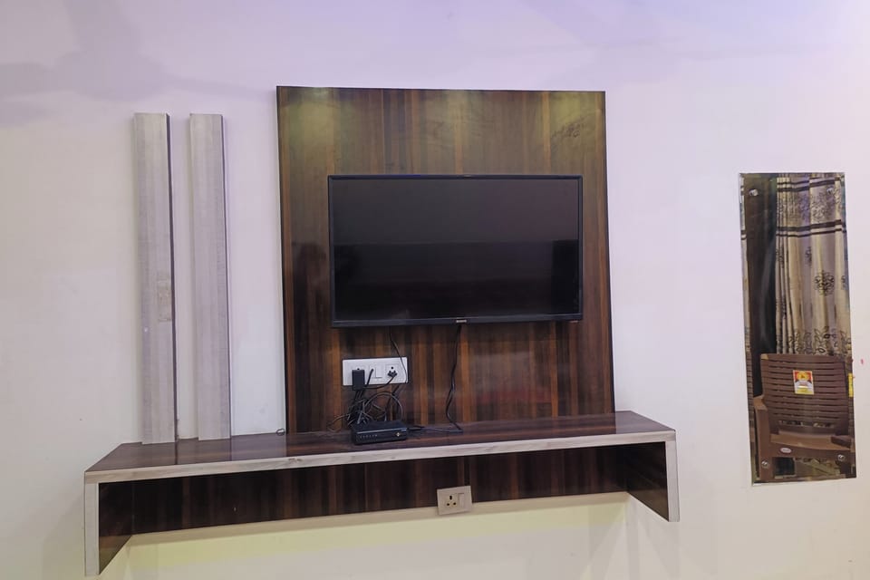 Standard Triple Room | In-room safe, desk, rollaway beds, free WiFi