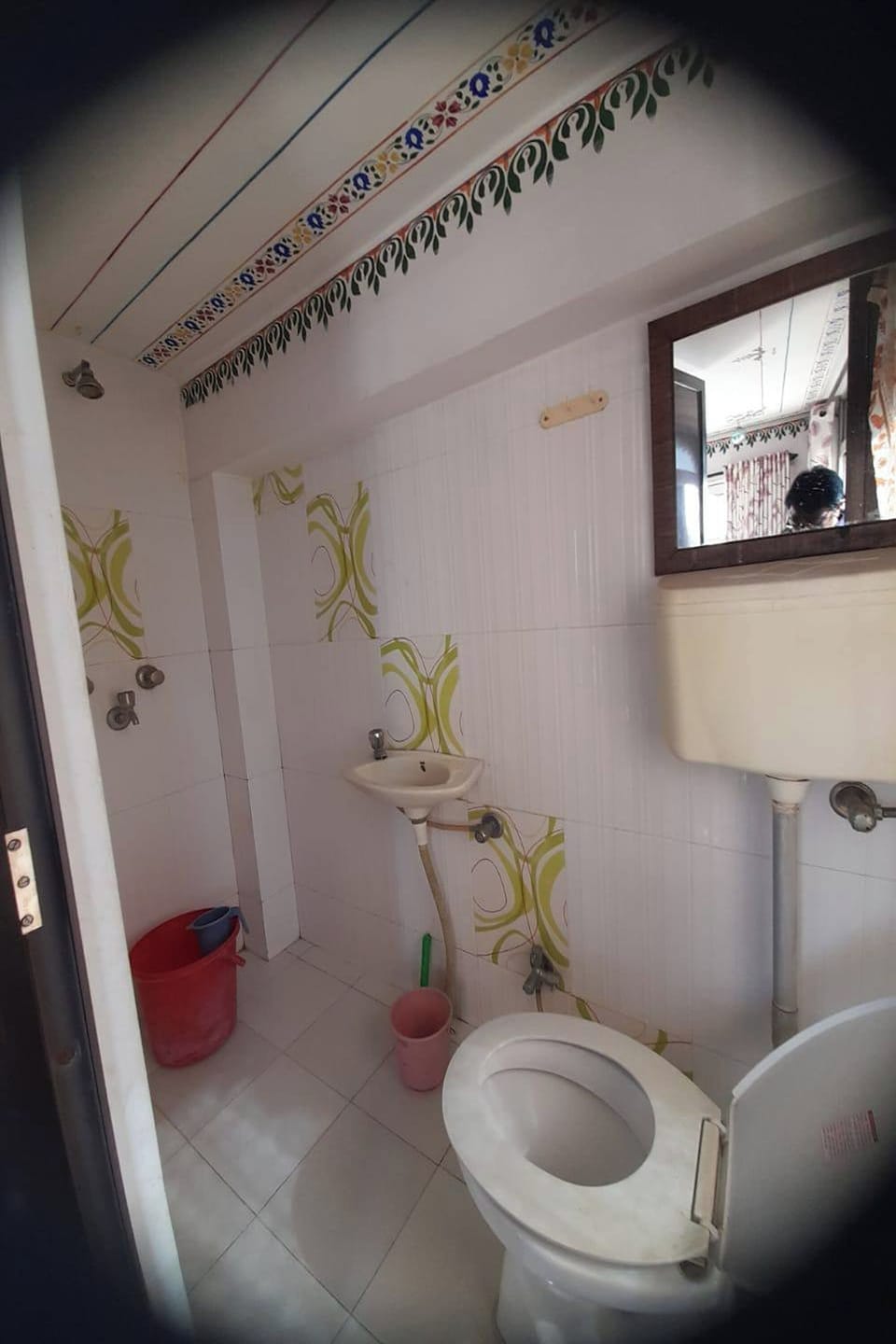 Deluxe Room | Bathroom | Shower, rainfall showerhead