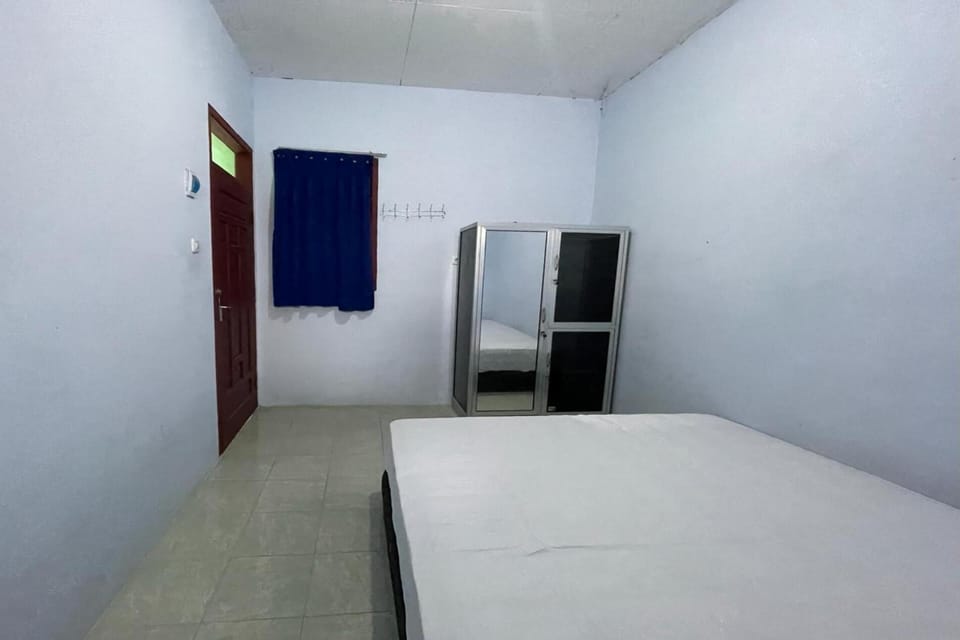 WiFi (free), bed sheets