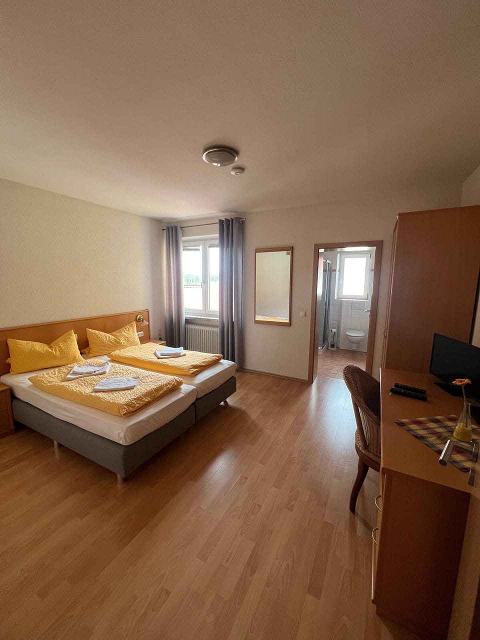Double Room | Desk, free WiFi