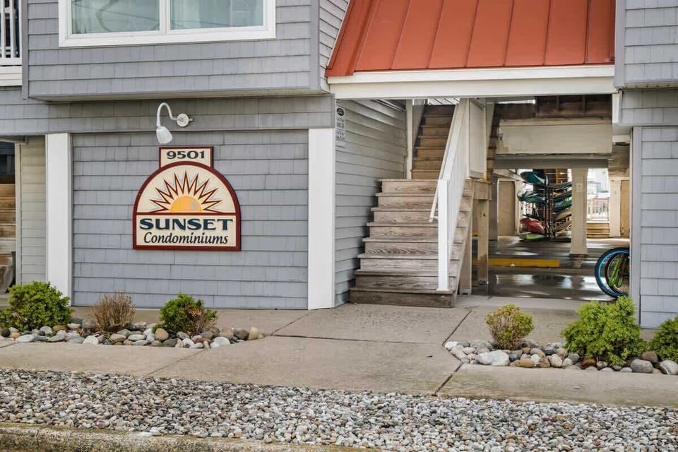 Front-row waterfront condo with Stone Harbor’s largest private dock.